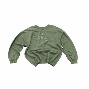 Nike Butterfly Embroidered Crewneck Sweatshirt Green Size XL